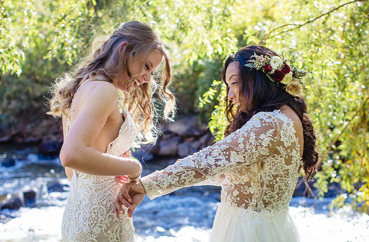 Lesbians In Satin Kissing On Stage Lesbians In Satin Kissing On Stage